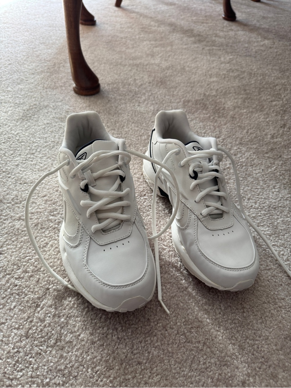 REEBOK White Low-Top Sneakers